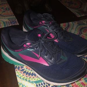 Brooks, size 8.5